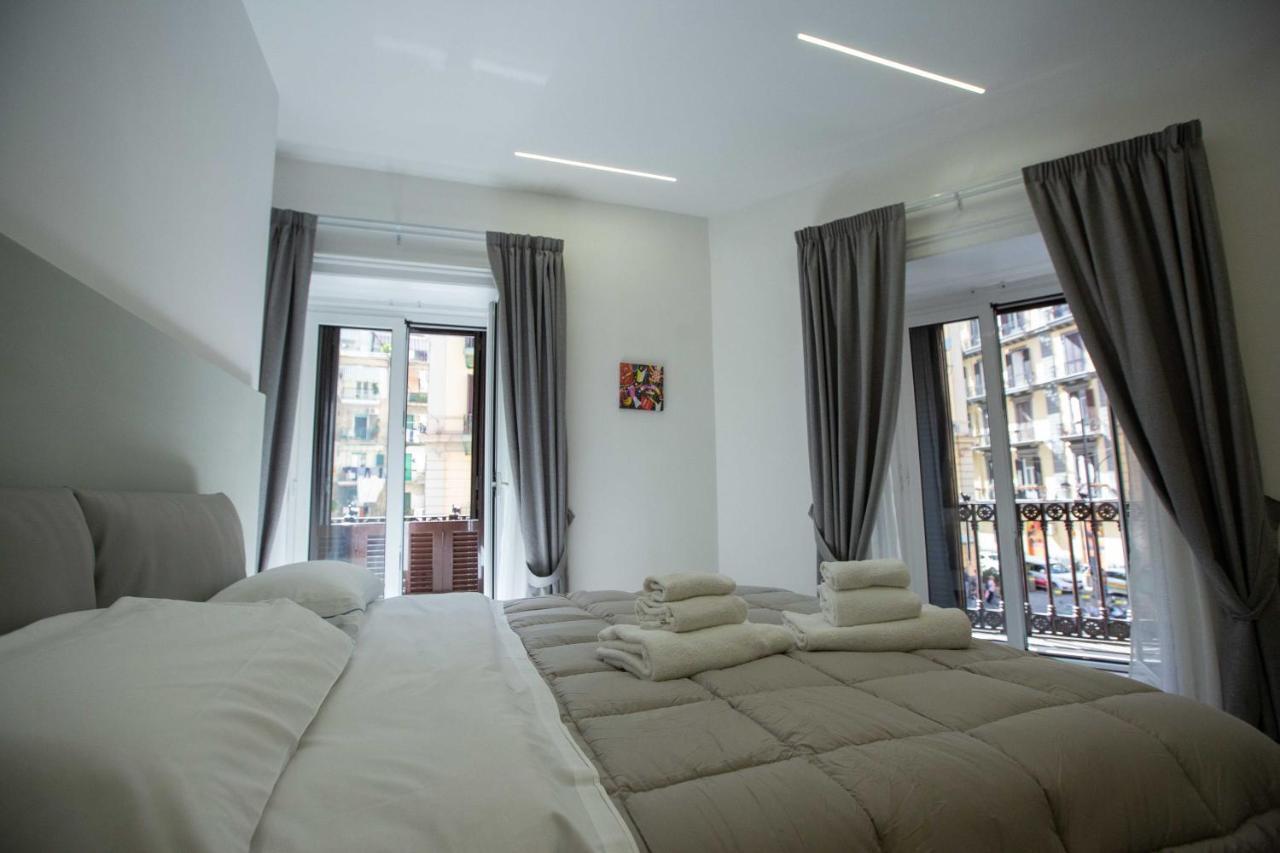 La Corte Dei Borboni By Dimorra Napoli Bagian luar foto